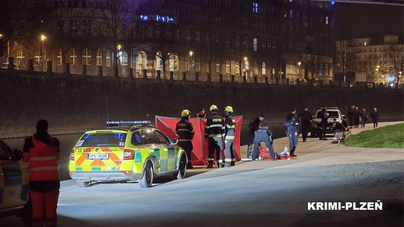 V řece Radbuze v centru Plzně byla v noci nalezena mrtvá žena