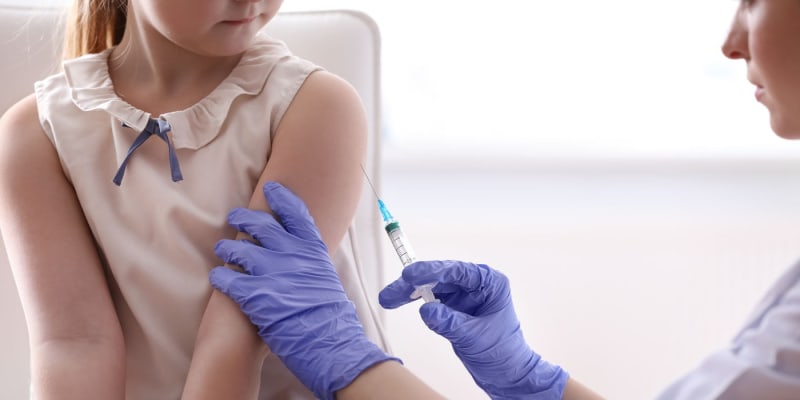 Očkovat proti černému kašli by se měly zejména rizikové skupiny. (Ilustrační snímek)