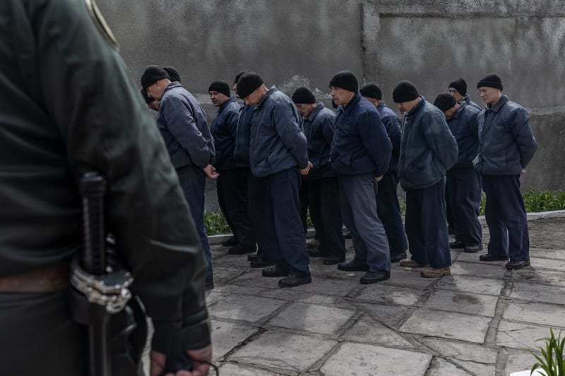 Ruští vojáci zajatí během války na Ukrajině