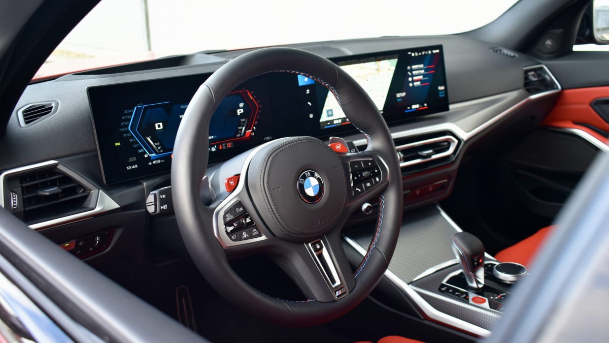 BMW M3 Touring je ukázkou německé preciznosti. Veškeré materiály i přístroje jsou totiž dokonale zpracované.