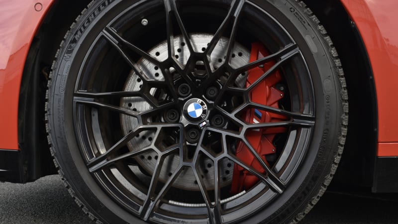 Testované BMW M3 Touring se střešním nosičem a boxem