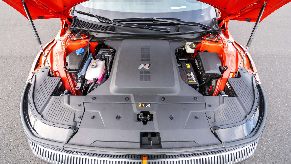 Hyundai Ioniq 5 N díky dvojici elektromotorů dokáže vyvinout výkon až 650 koní, byť jen na chvíli.