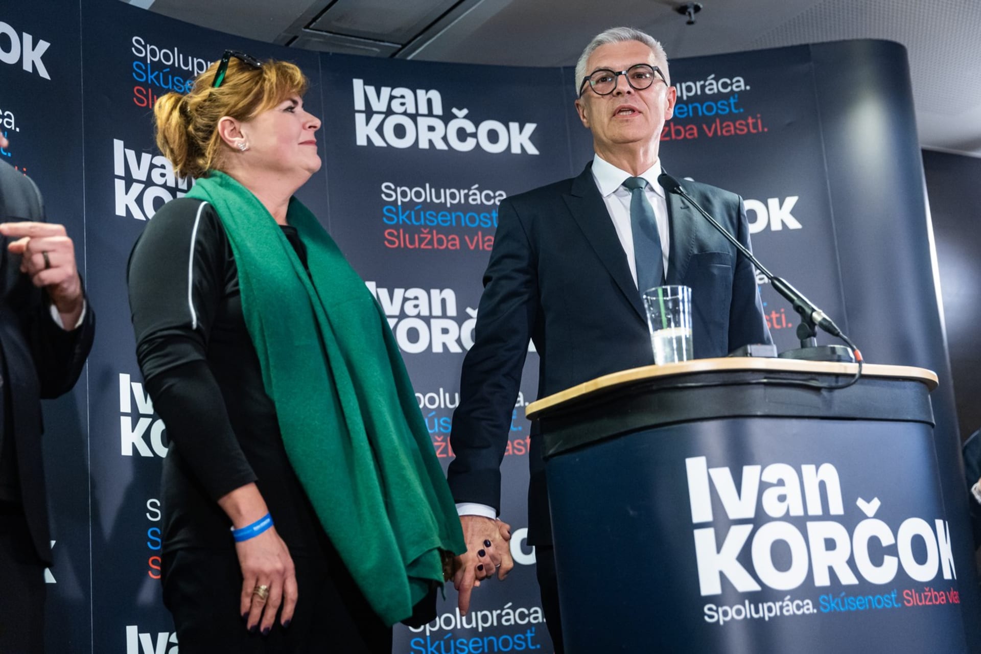 Kandidát na slovenského prezidenta Ivan Korčok s manželkou.