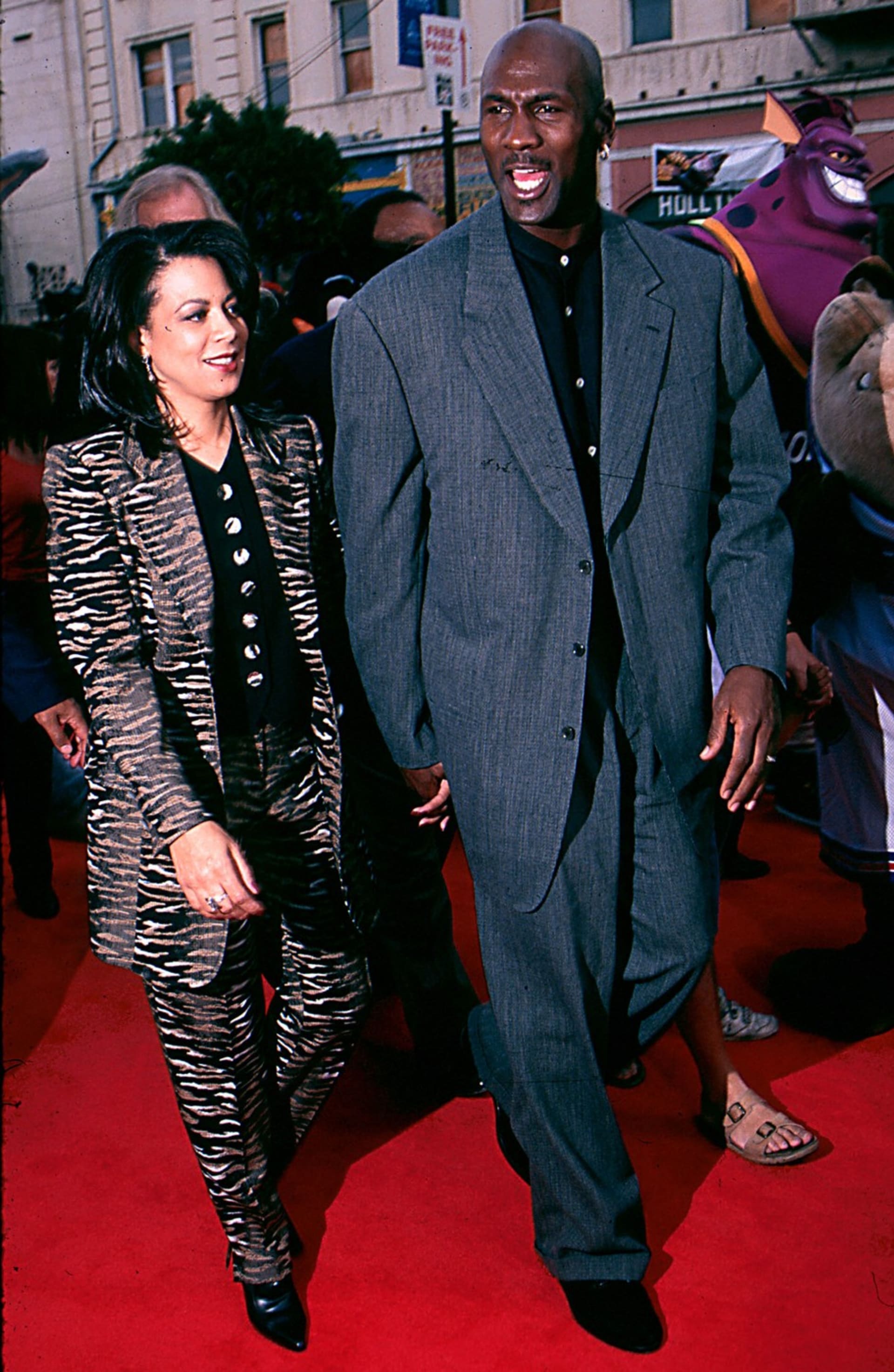 Nejslavnější světový basketbalista Michael Jordan a modelka Juanita Vanoy