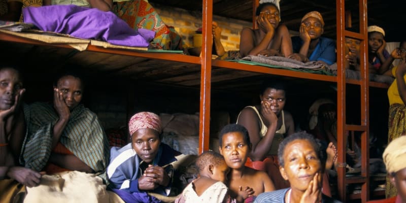 Ženy obviněné z účasti na genocidě ve vězení v Butare (1994)