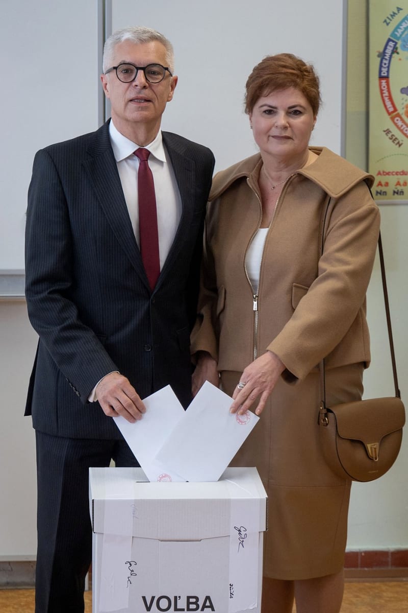 Kandidát na slovenského prezidenta Ivan Korčok odvolil (6. dubna 2024).