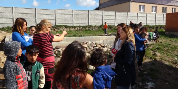 Děti z romské osady na Slovensku utýraly štěně. Hrůzný případ upozornil na velký problém
