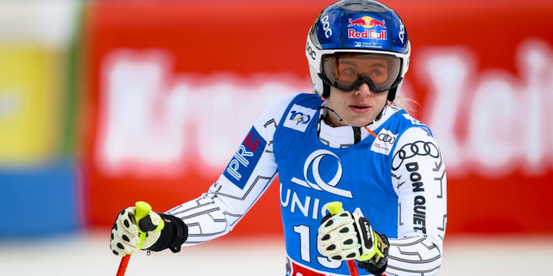 Ester Ledecká se kromě snowboardu věnuje také sjezdovému lyžování.