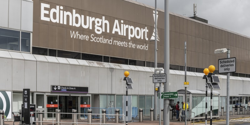 Letiště Edinburgh bylo svědkem nervy drásajícího přistání