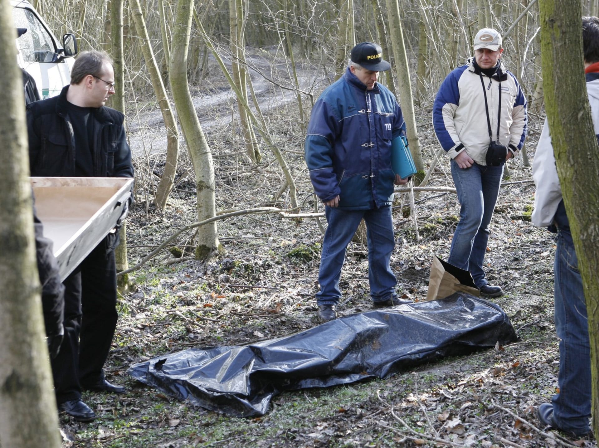 Policisté tělo Ireny Neffové našli v lese za Rudnou u Prahy 
