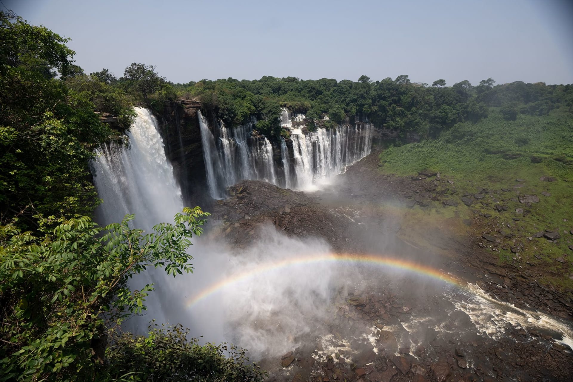 Vodopády Kalandula jsou jedny z největších v Africe, i když jsou o třetinu menší než Viktoriiny vodopády.
