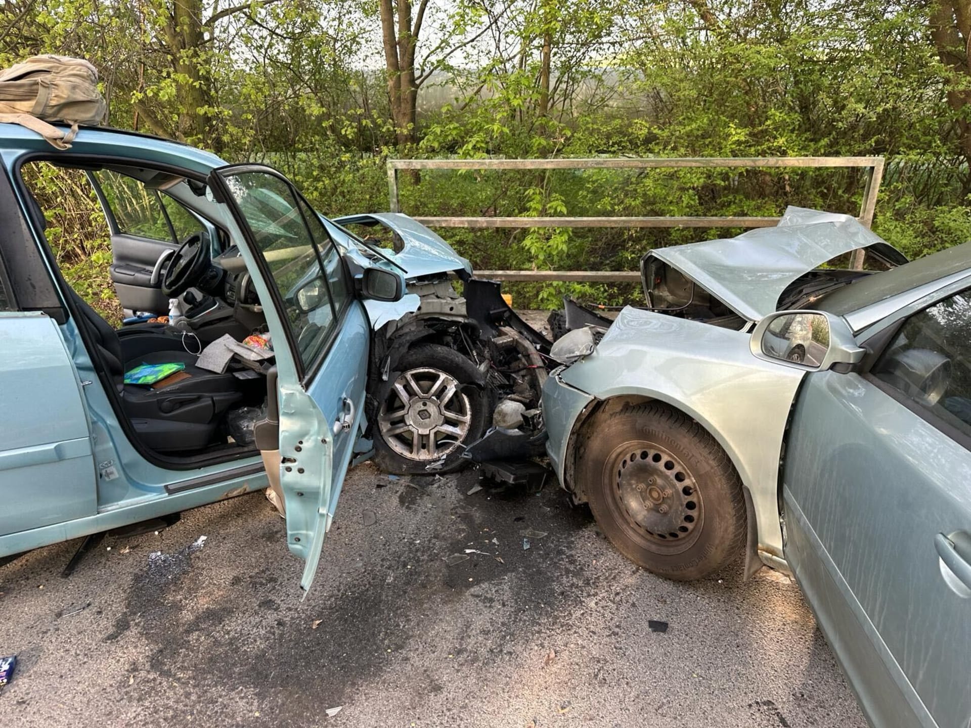 U obce Zlonín na Mělnicku došlo k vážné dopravní nehodě.