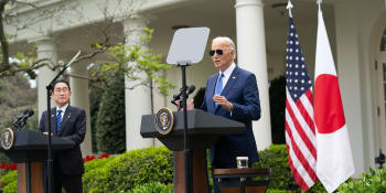 „Já žiju ve 20. století.“ Joe Biden se opět přeřekl. Na klíčovém americko-japonském summitu 