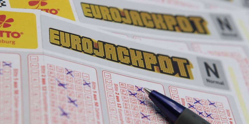 Sázející z Rostocku se raduje z dosud největší výhry v Eurojackpotu v roce 2024 v Německu. 