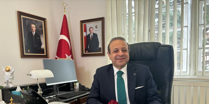 Turecký velvyslanec Egemen Bagis