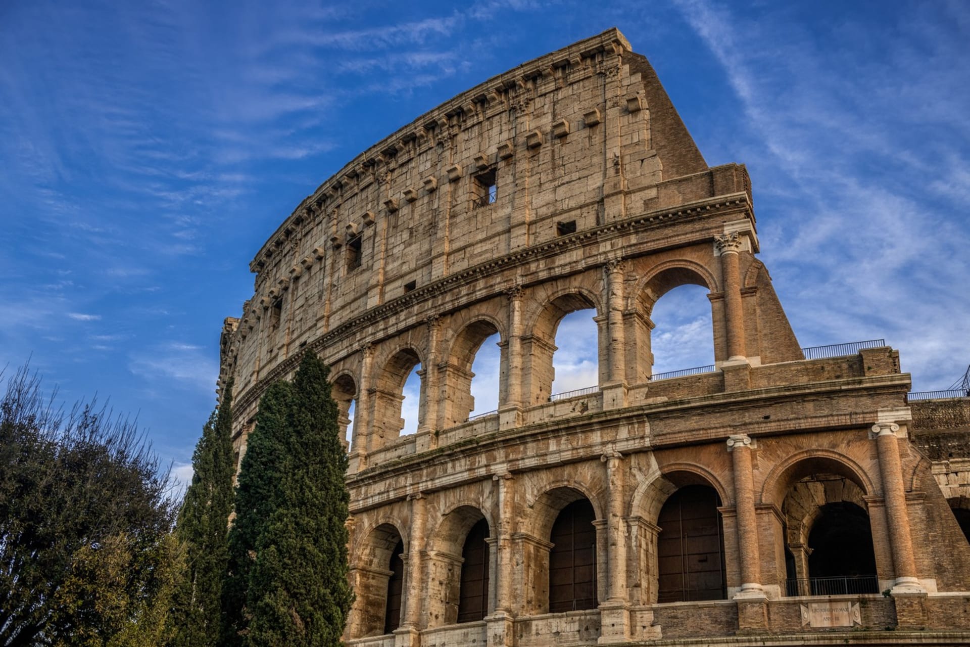 Koloseum v Římě je jednou z nejvýznamnějších historických památek. 