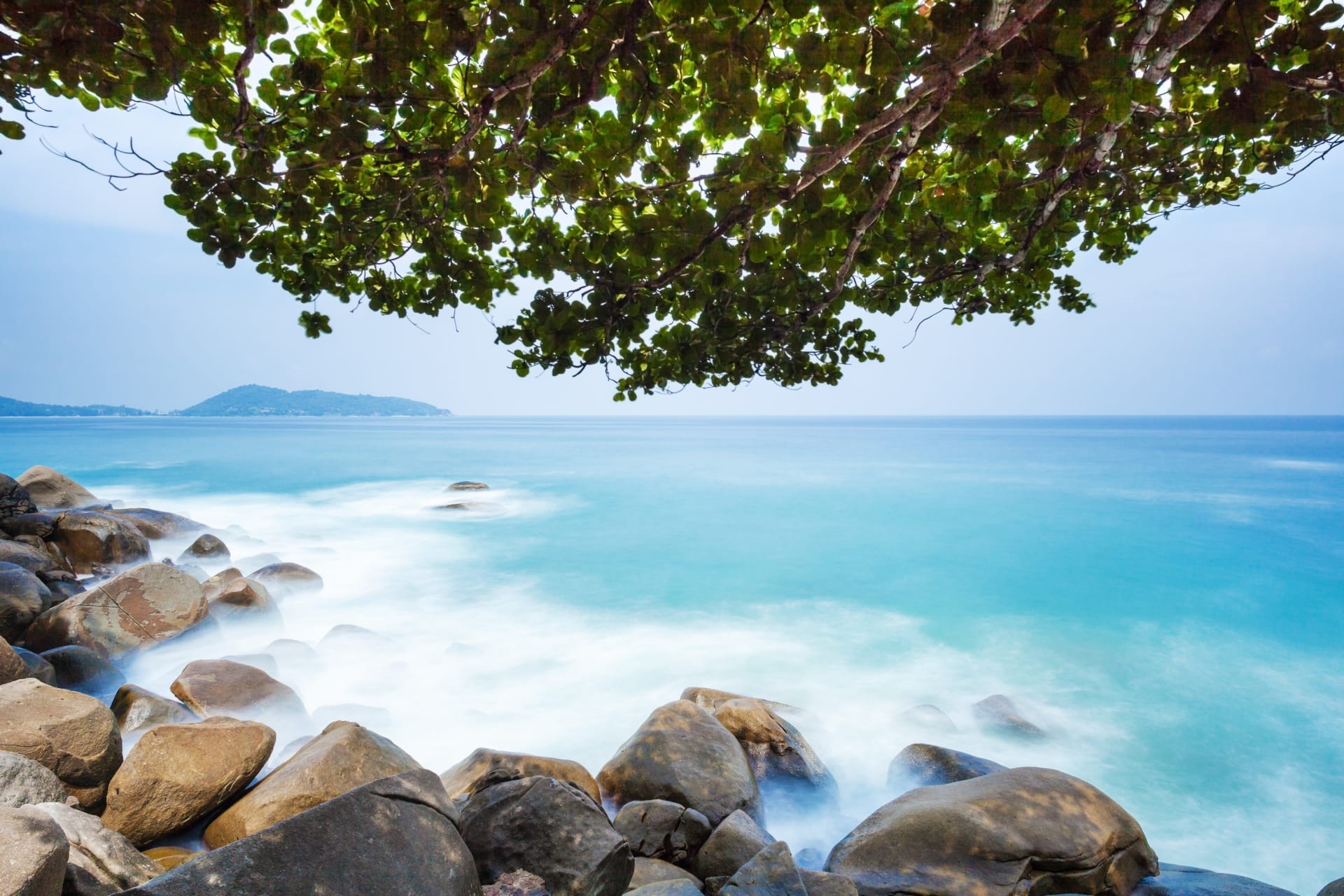 Thajský ostrov Phuket nabízí nekonečnou sérii dechberoucích výhledů.
