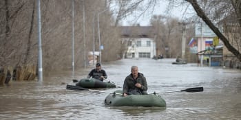 Ničivé povodně drtí Rusko. Ural již zaplavil tisíce domů, úřady evakuují další oblasti