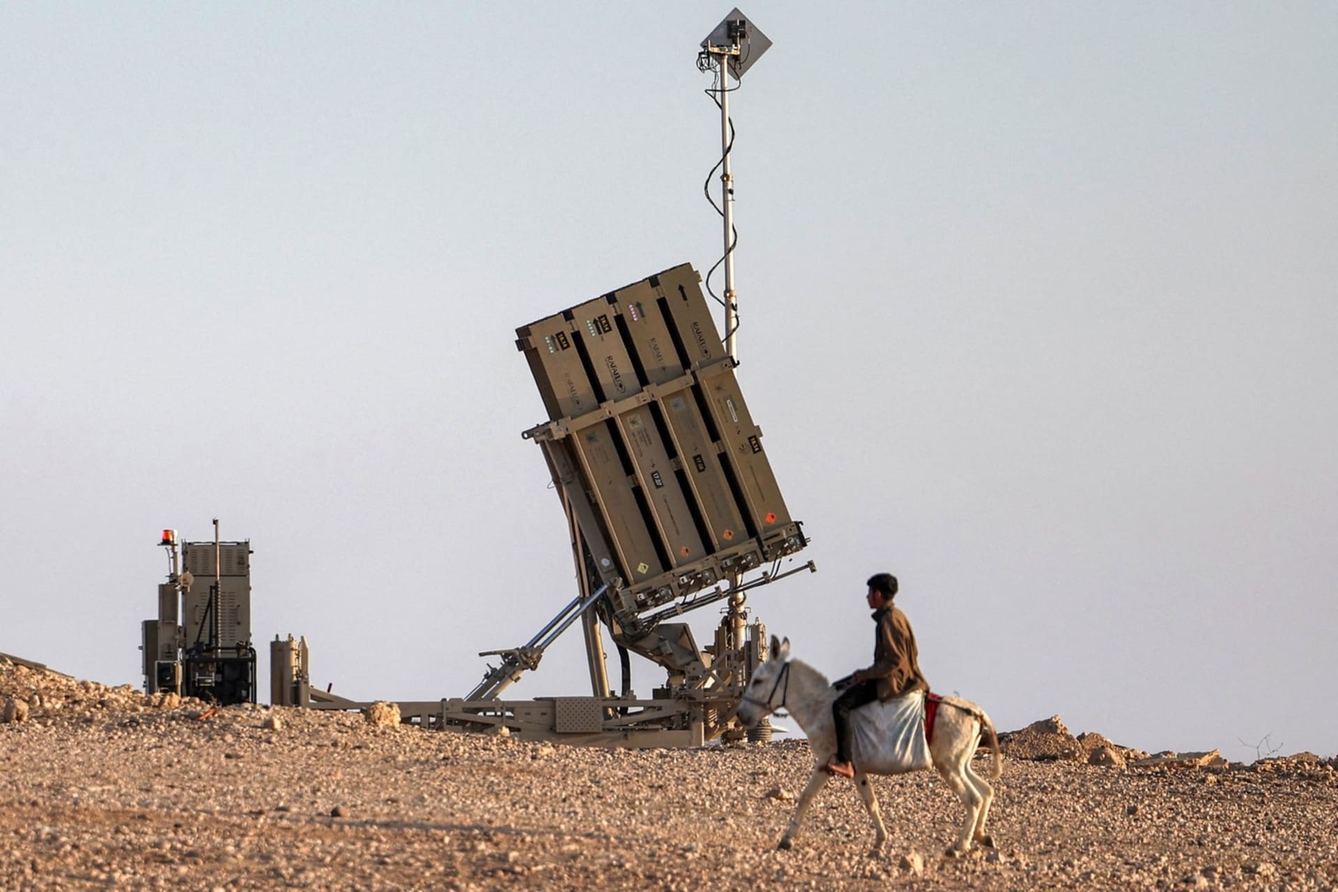 Baterie izraelského protiraketového systému Iron Dome
