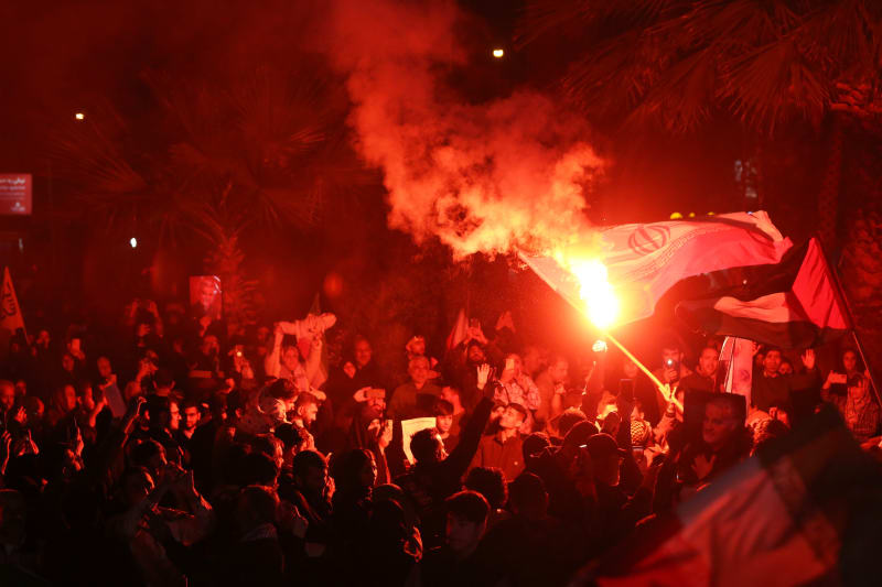 Íránci oslavují útok na Izrael, 14. dubna 2024.
