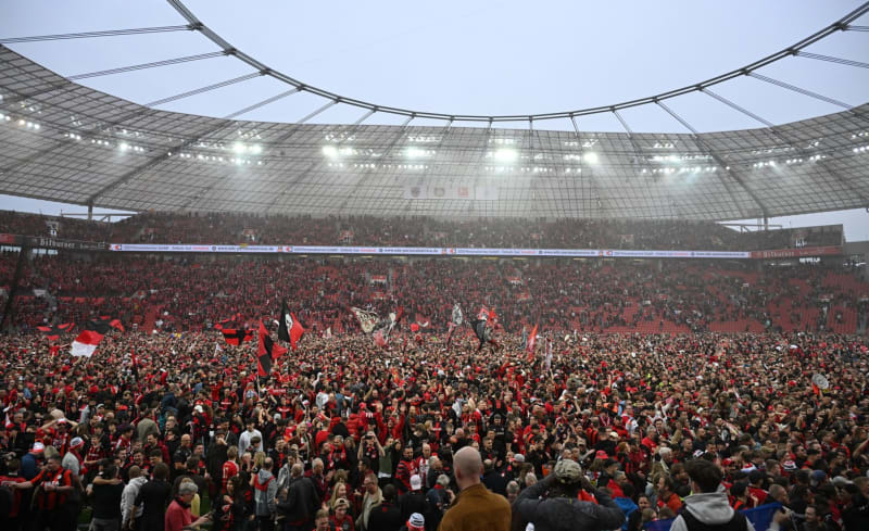 Beyer Leverkusen poprvé v historii ovládl německou Bundesligu.
