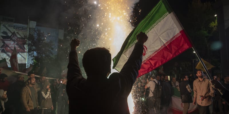 Íránci slaví útok na Izrael, 14 dubna 2024