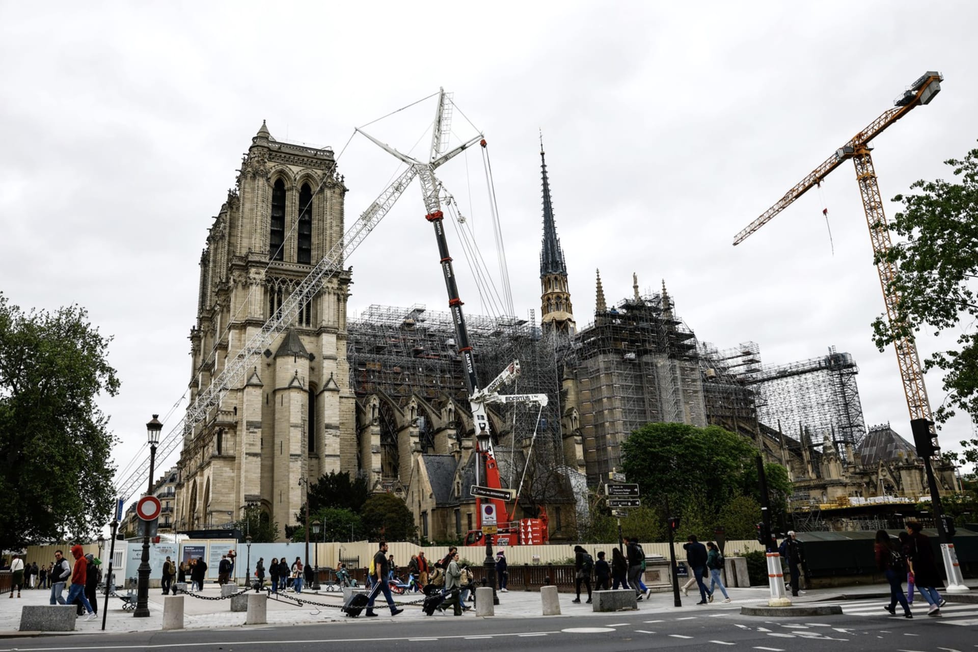Takhle vyadala katedrála Notre-Dame 15. dubna 2024, tedy na den přesně pět let od devastujícího požáru