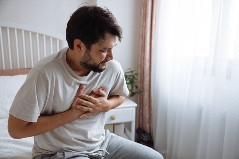 Selhání srdce se zprvu projevuje dušností nebo únavou. Málokoho napadne, že se jedná o problém, který se týká jednoho z nejdůležitějších orgánů v těle. (Ilustrační snímek)