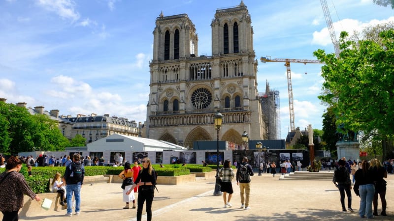 Katedrála Notre-Dame už se má celkem  světu (13. dubna 2024)