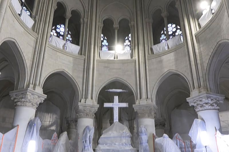 Na opravách interiéru Notre-Dame se usilovně pracuje už pět let