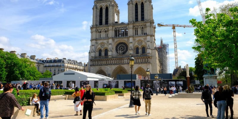 Katedrála Notre-Dame už se má celkem  světu (13. dubna 2024)