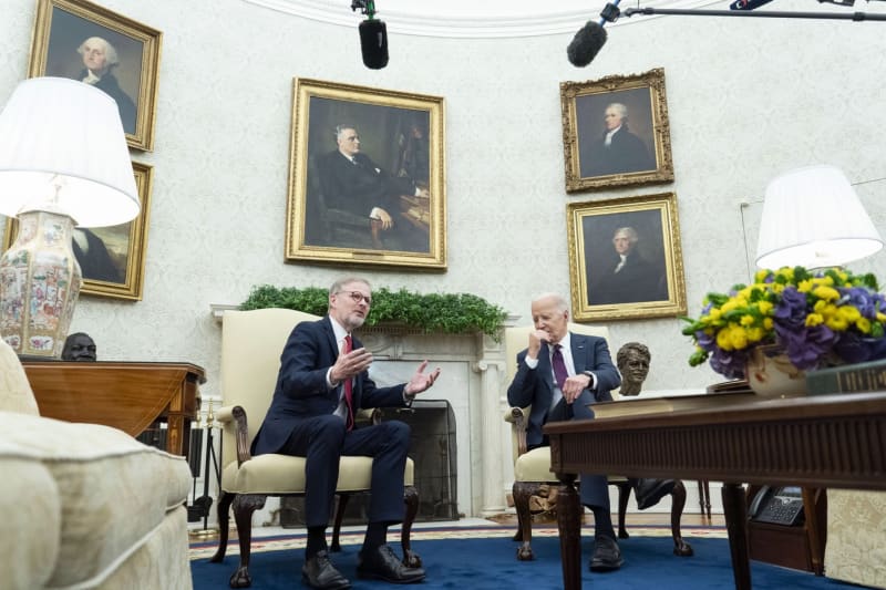 Petr Fiala a Joe Biden v Oválné pracovně v Bílém domě