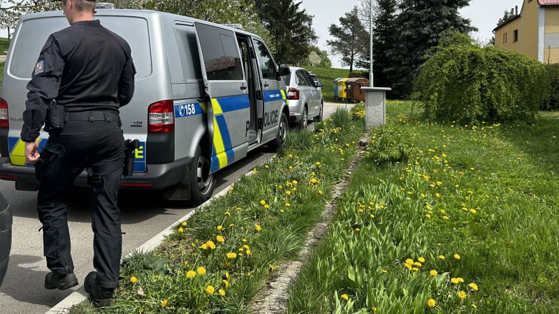 Kriminalisté obvinili z vraždy staršího muže z jihu Čech. O víkendu měl zabít svou družku