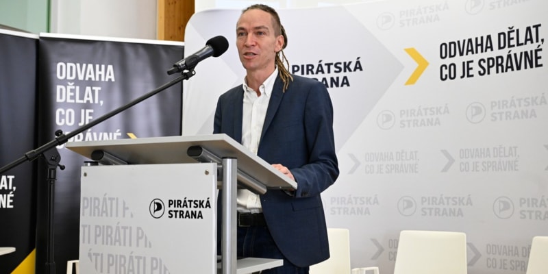 Pirátský předseda Ivan Bartoš na celostátním stranickém fóru (16. 9. 2023)