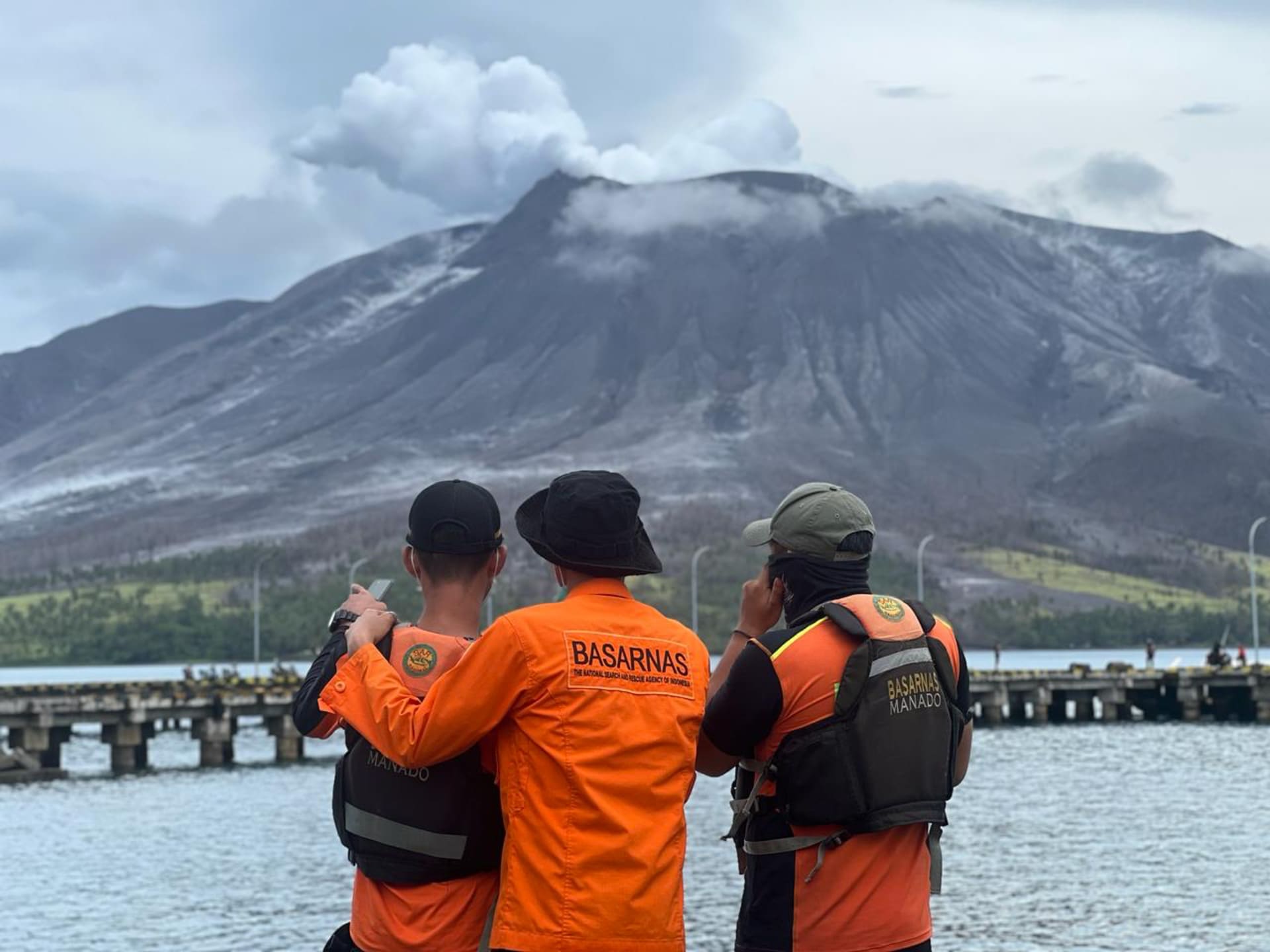 V Indonésii se probudila sopka Mount Ruang.
