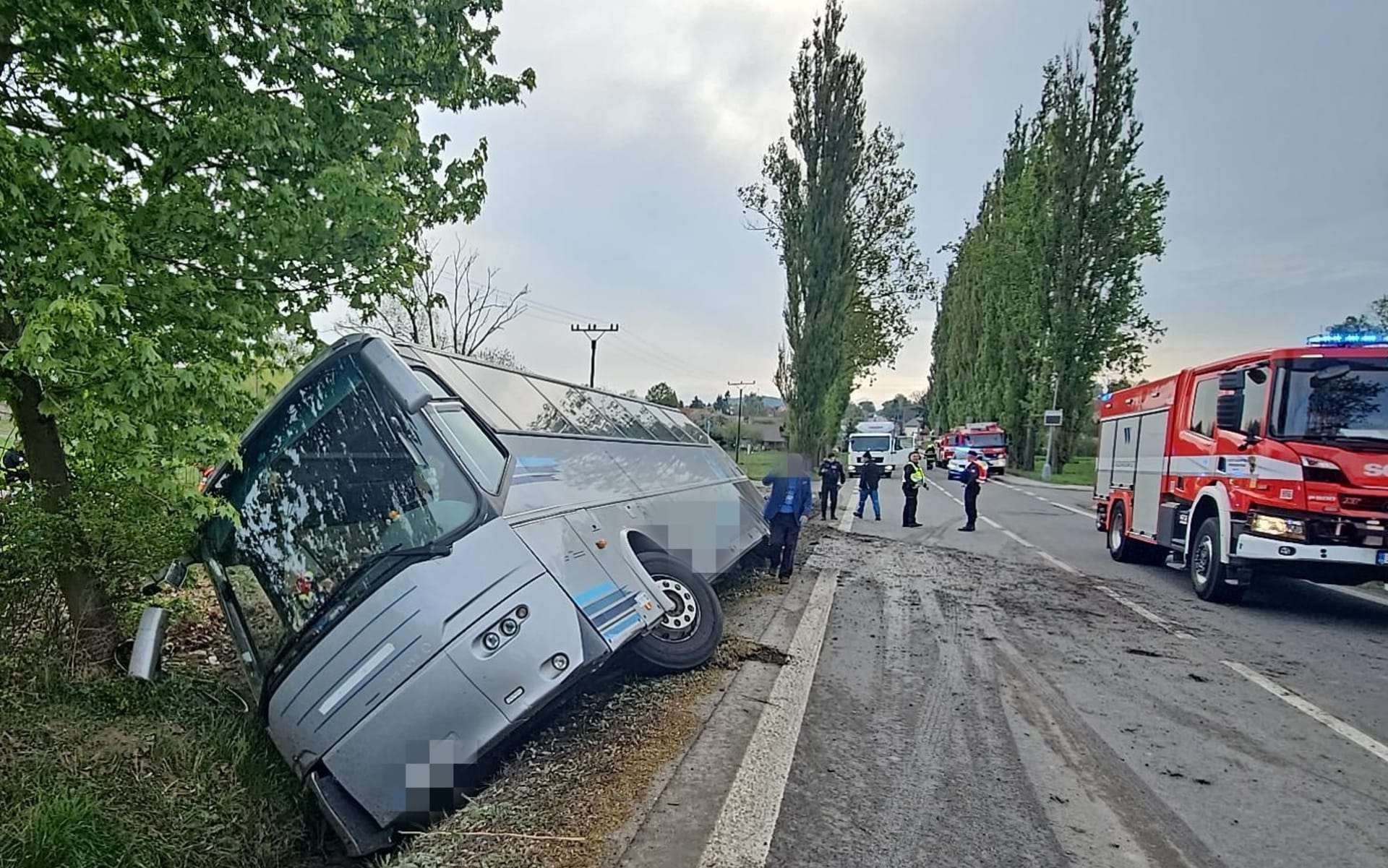 Havárie autobusu s dětmi na Příbramsku