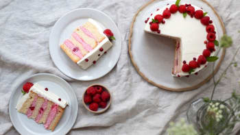 Slavnostní piškotový dort s malinovou pěnou a mascarpone podle Kristiny Lund