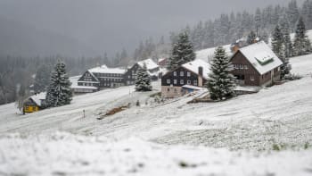 Sledujte RADAR: Do Česka vtrhne zima. Kdy a kde hrozí mráz a desítky centimetrů nového sněhu?