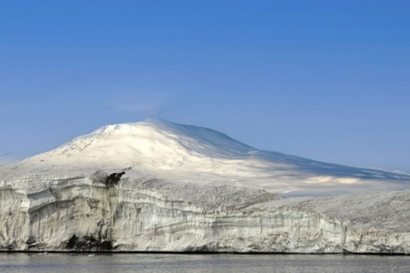 Mount Erebus chrlí každý den 80 gramů zlatého prachu