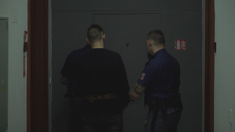 U Krajského soudu v Plzni se probíral případ znásilnění a pokusu o vraždu ze srpna 2023, kterých se měl dopustit devatenáctiletý mladík. 
