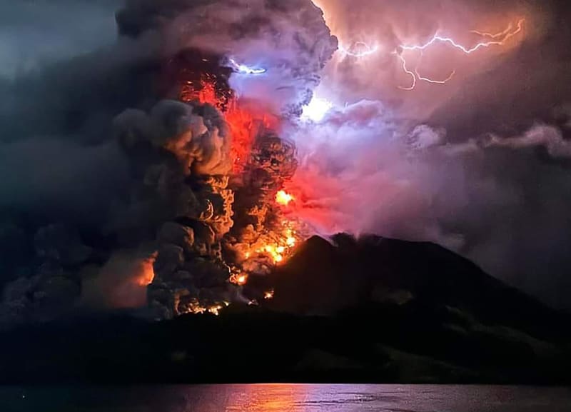 V Indonésii se probudila sopka Mount Ruang.