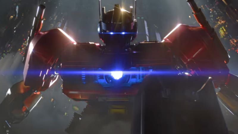 Z prvního traileru nových Transformers budete mít kopřivku. Chudák Chris Hemsworth