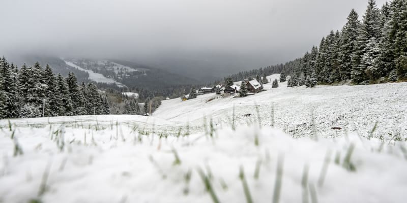 Šumavu zasypal sníh (17. 4. 2024)