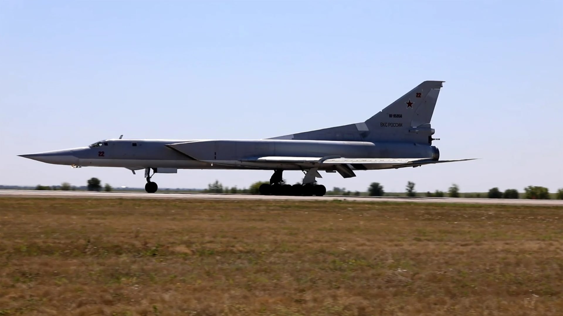 Tu-22M3 z profilu