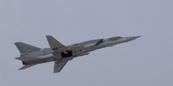 Zkáza pýchy ruského letectva. Nadzvukový bombardér se zřítil v plamenech, ukazuje video