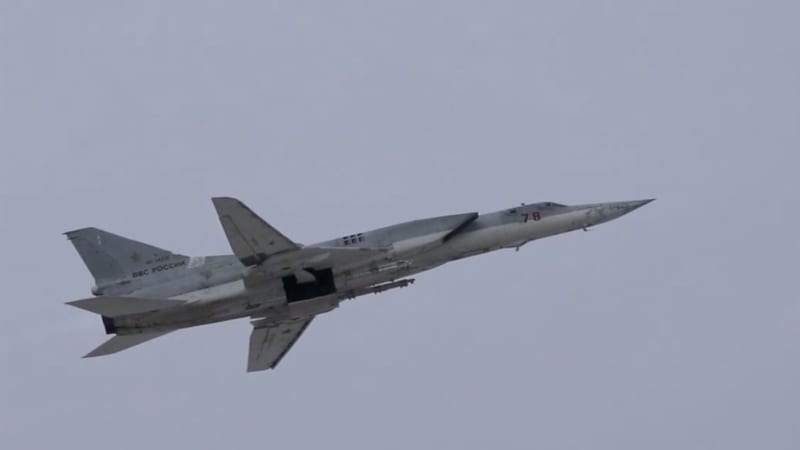 Zkáza pýchy ruského letectva. Nadzvukový bombardér se zřítil v plamenech, ukazuje video
