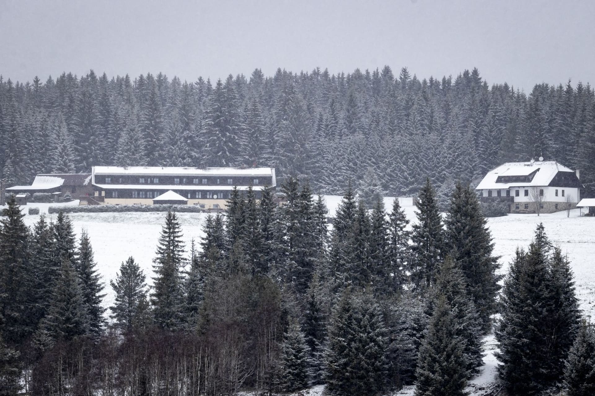Sněhová kalamita zasáhla Česko.