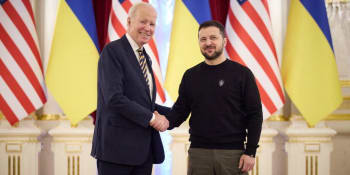 Záchrana pro Kyjev? Americká sněmovna schválila pomoc Ukrajině za 61 miliard dolarů