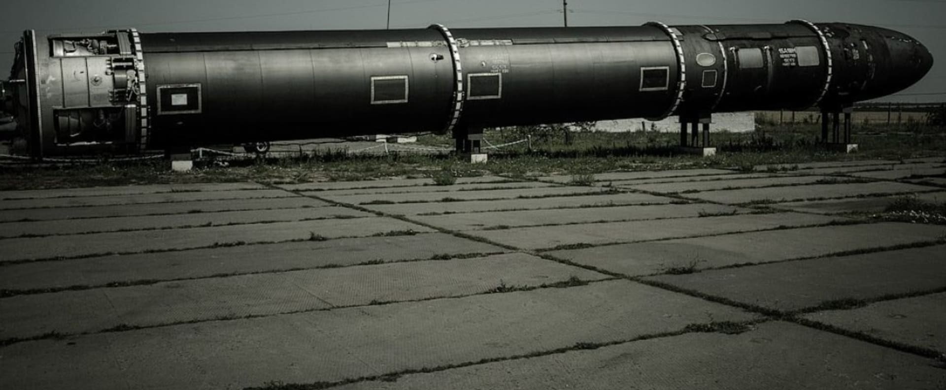 Původně sovětská základna jaderných zbraní v Pervomajsku na Ukrajině, dnes muzeum. Po roce 1991 byly rakety předány Rusku, které za tento krok slibovalo Ukrajině záruku územní celistvosti včetně Krymu.