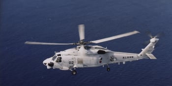 Černý den japonské armády: Do moře se zřítily dva vrtulníky, jejich posádky se pohřešují